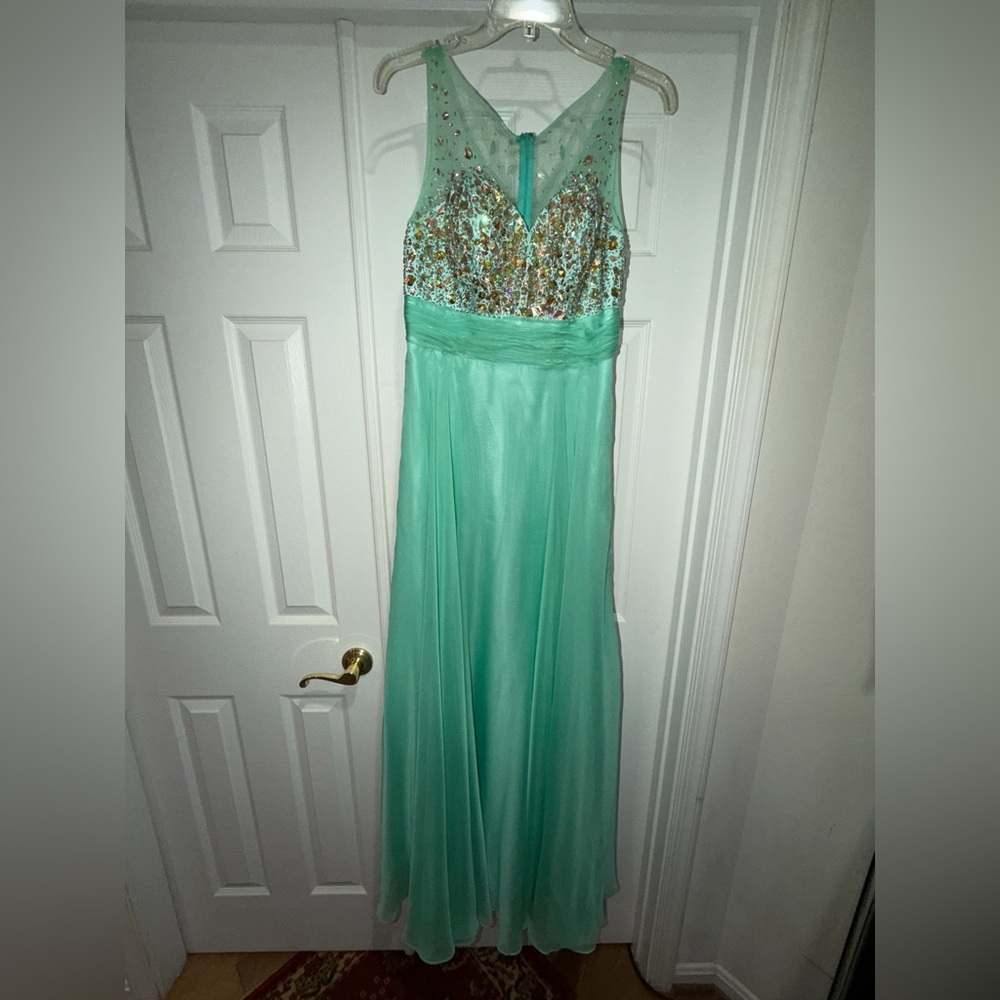 Chic Sleeveless Mint Green Gown